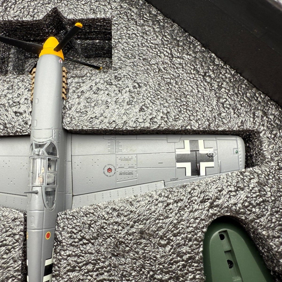 Gemini Aces 1:72 P - 51B Mustang 'Wanderzikus' Captured Mustang GALFT2007 - Gemini Aces