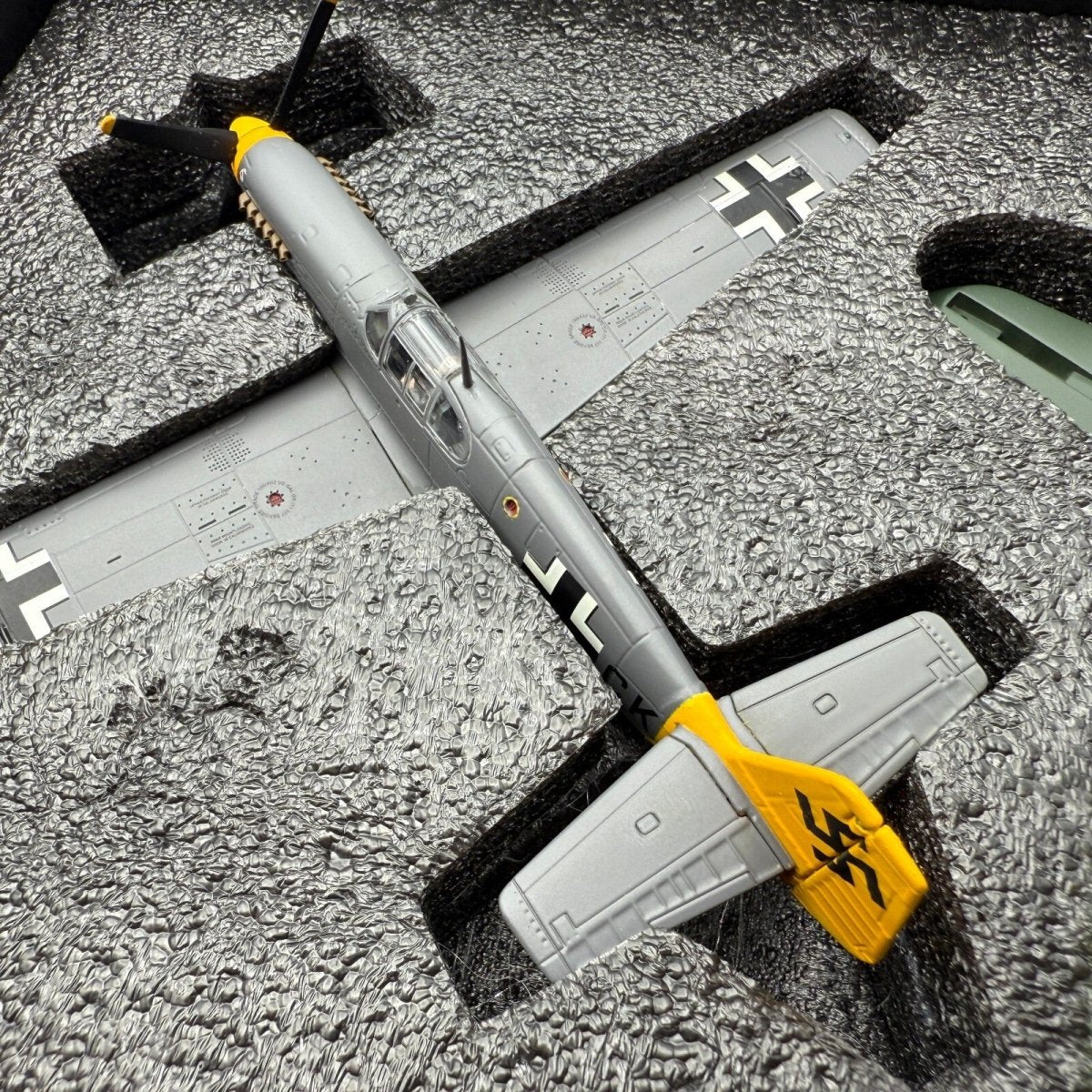 Gemini Aces 1:72 P - 51B Mustang 'Wanderzikus' Captured Mustang GALFT2007 - Gemini Aces