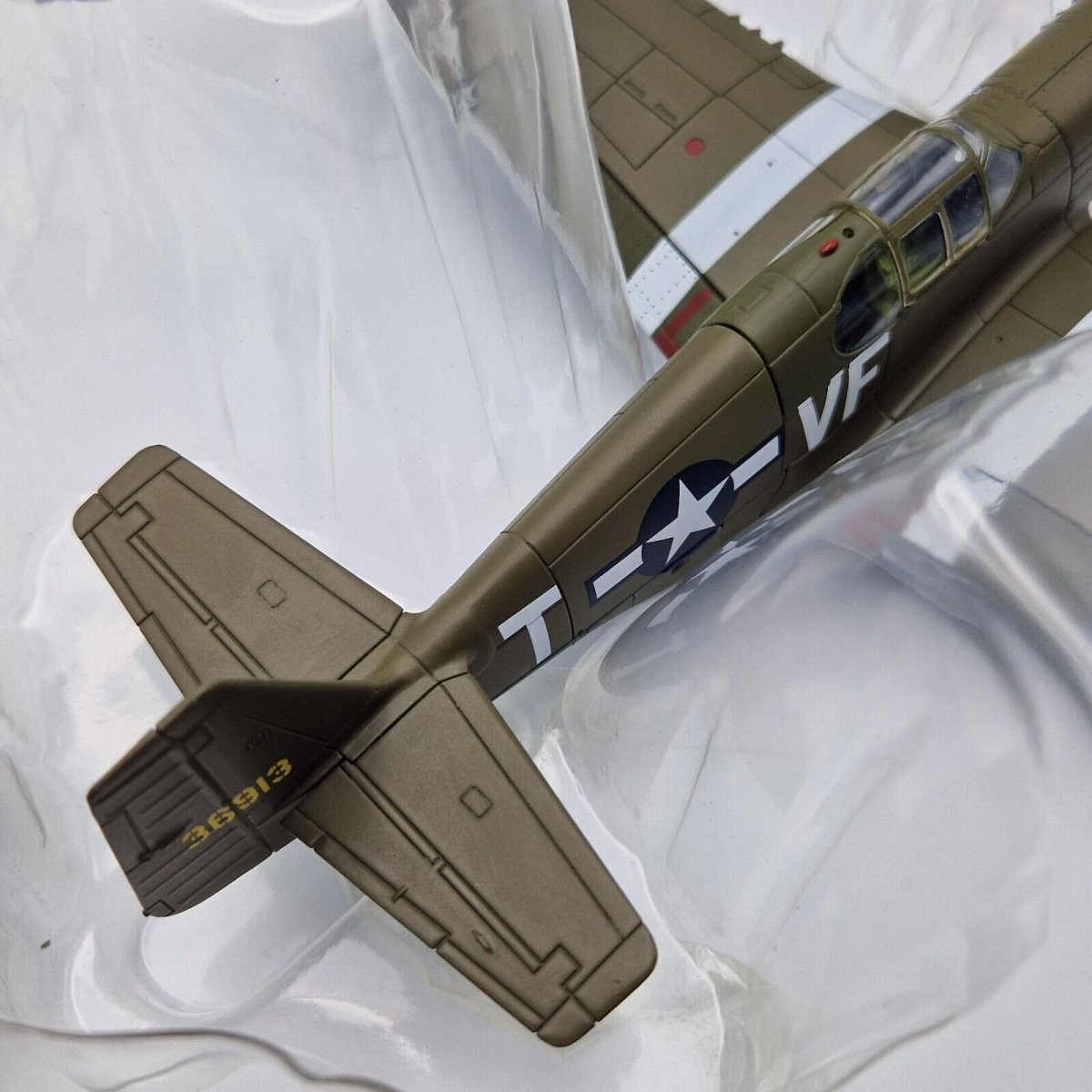 Hobby Master 1:48 P - 51B Mustang “Shangri - La” Don Gentile HA8501 - Hobby Master