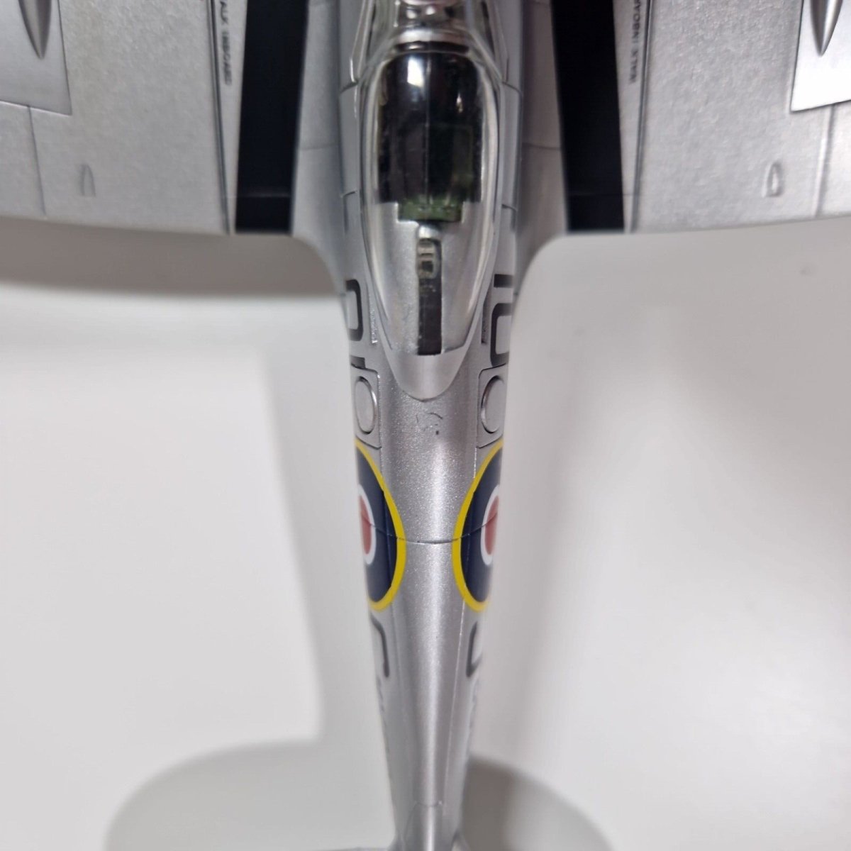 Hobby Master 1:48 Supermarine Spitfire XIV MV293 Limited Edition HA7107 - Hobby Master