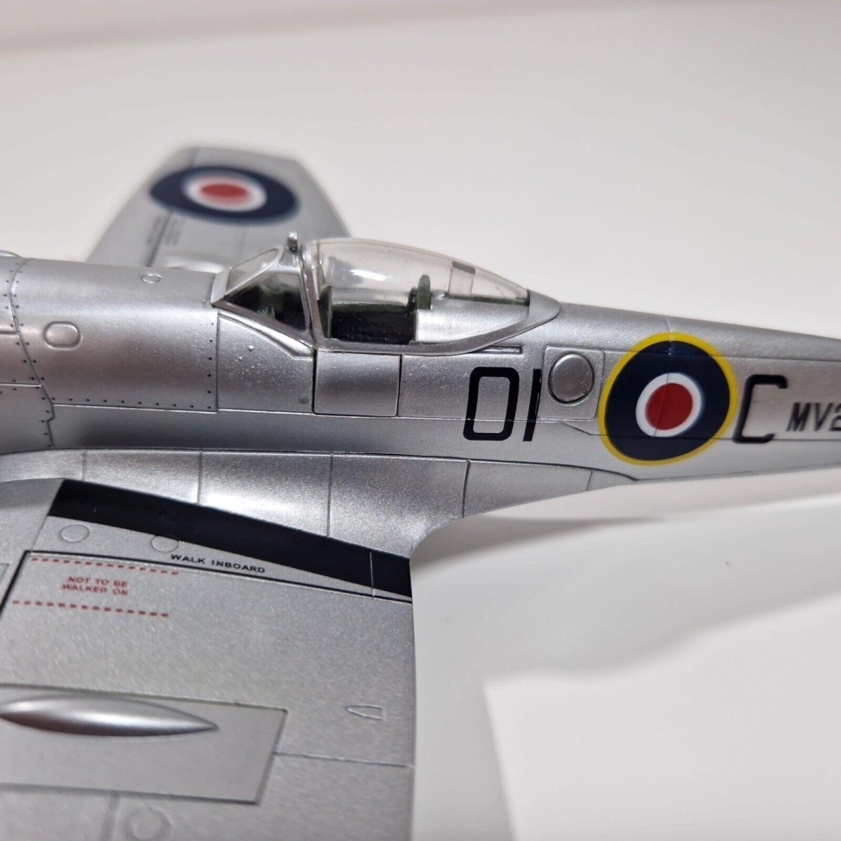 Hobby Master 1:48 Supermarine Spitfire XIV MV293 Limited Edition HA7107 - Hobby Master