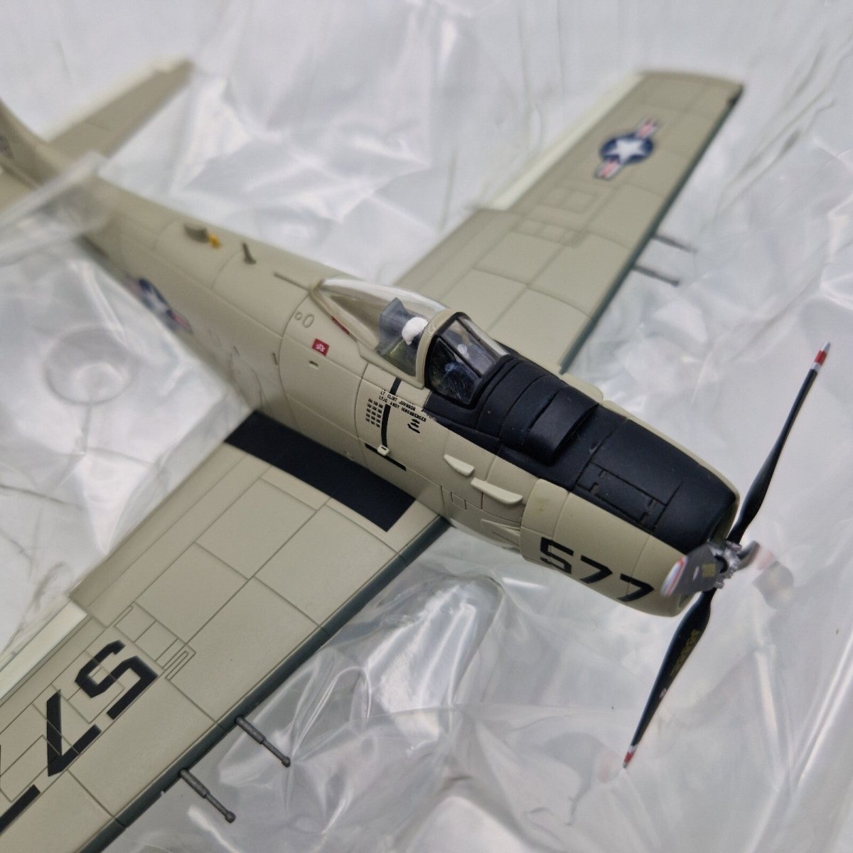 Hobby Master 1:72 A - 1H Skyraider VA - 25 “Fist of the Fleet” HA2903 - Hobby Master