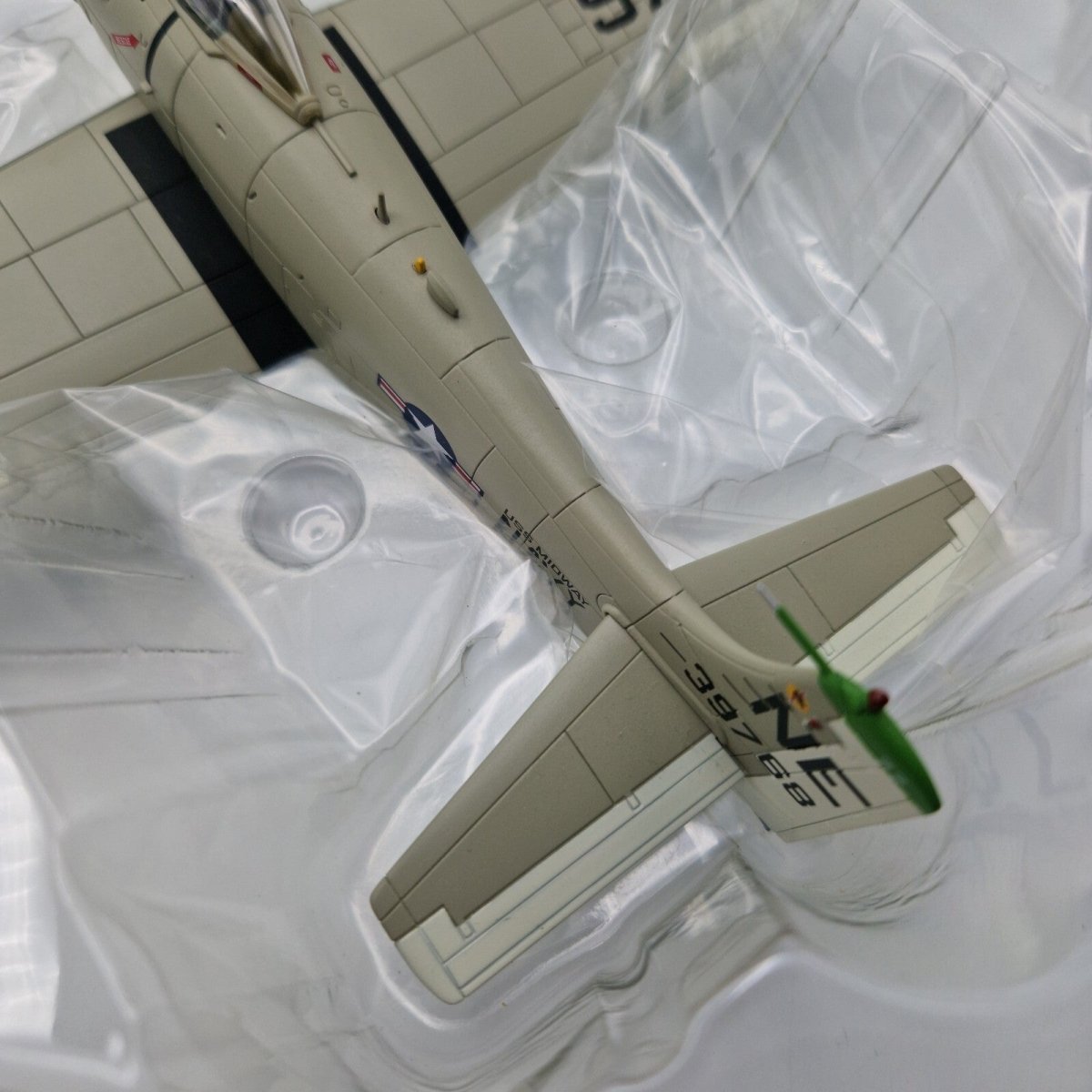 Hobby Master 1:72 A - 1H Skyraider VA - 25 “Fist of the Fleet” HA2903 - Hobby Master