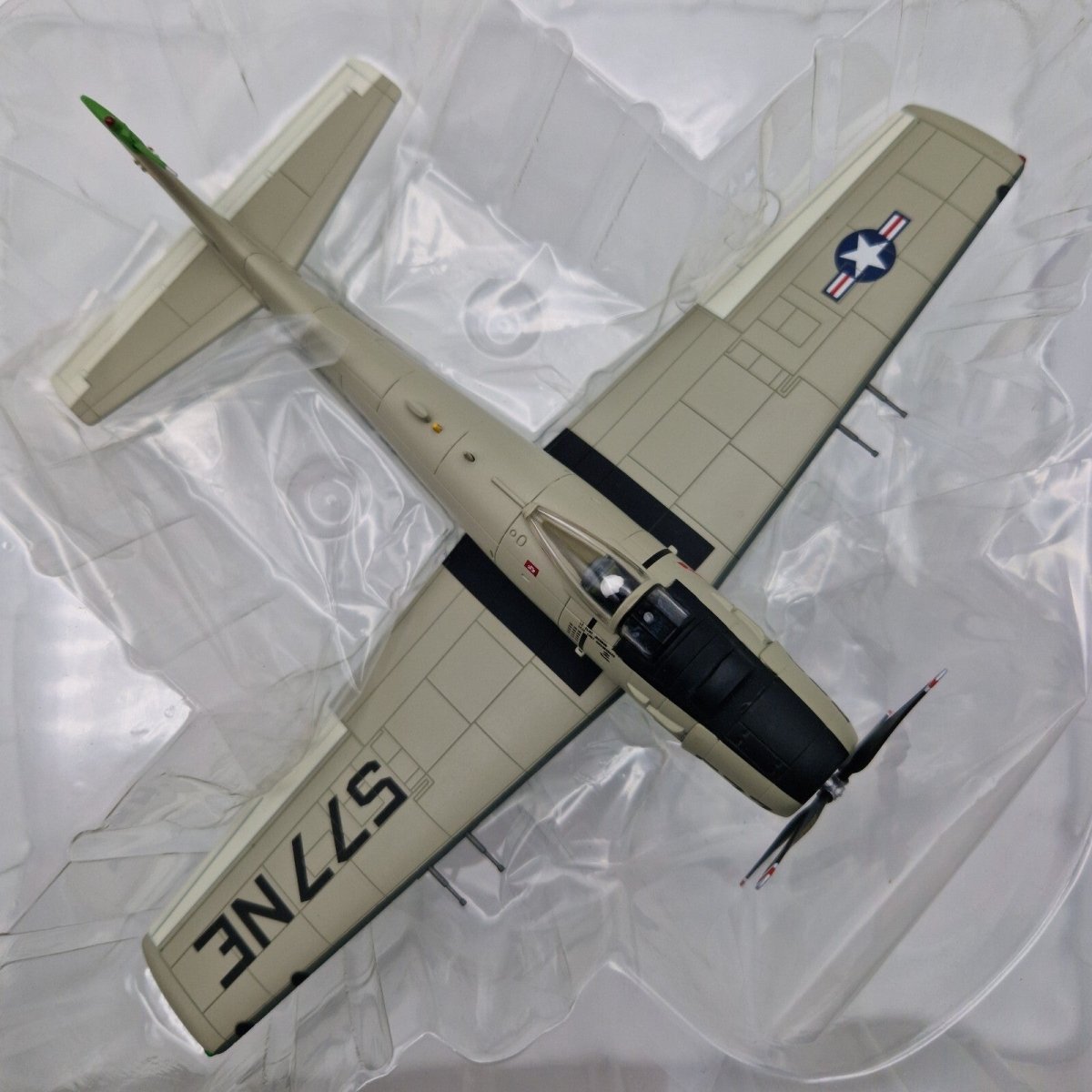 Hobby Master 1:72 A - 1H Skyraider VA - 25 “Fist of the Fleet” HA2903 - Hobby Master