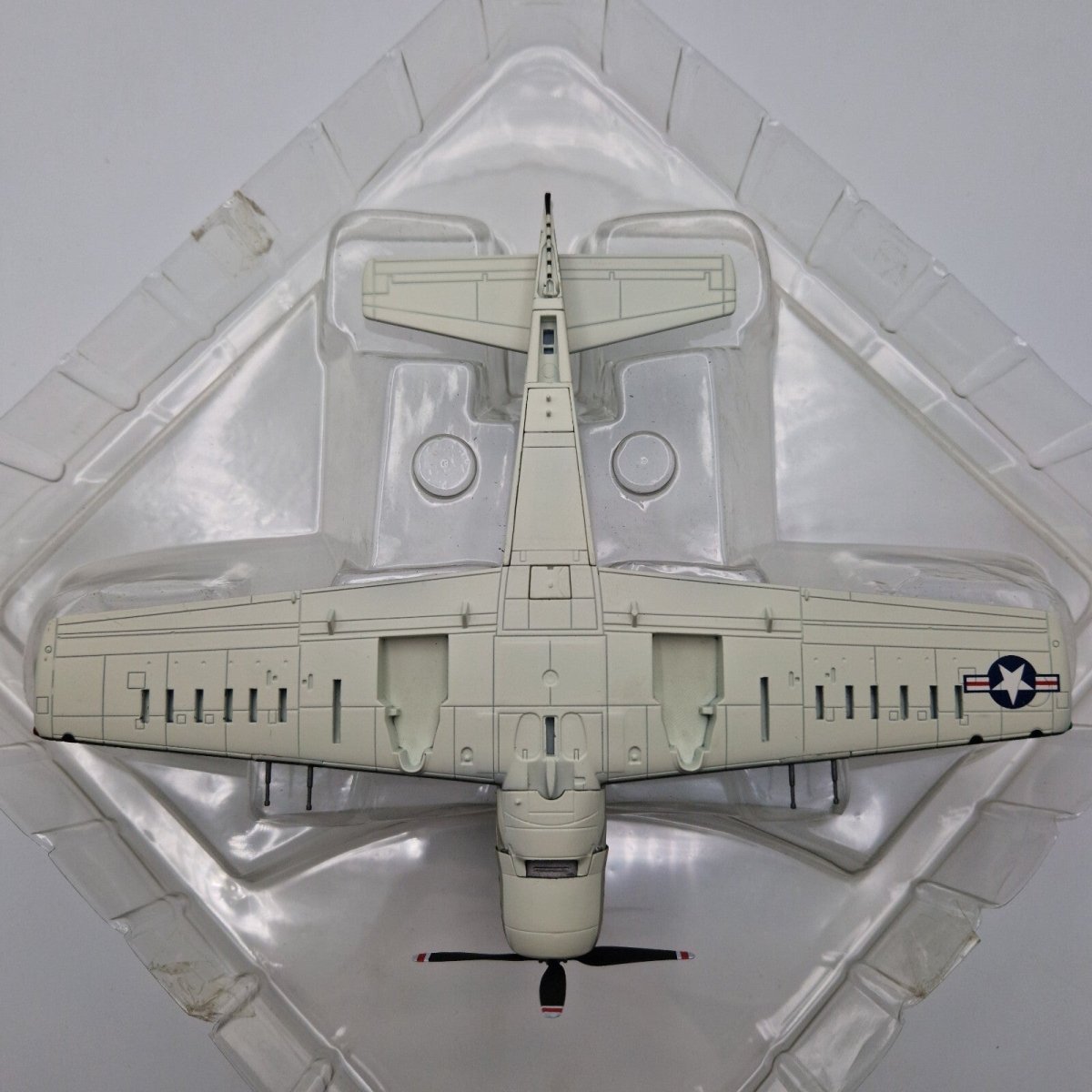 Hobby Master 1:72 A - 1H Skyraider VA - 25 “Fist of the Fleet” HA2903 - Hobby Master