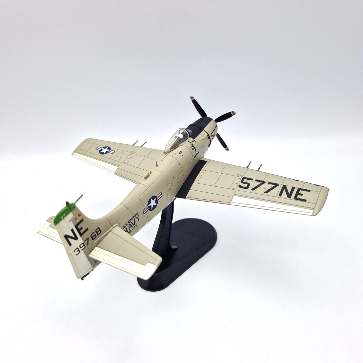 Hobby Master 1:72 A - 1H Skyraider VA - 25 “Fist of the Fleet” HA2903 - Hobby Master