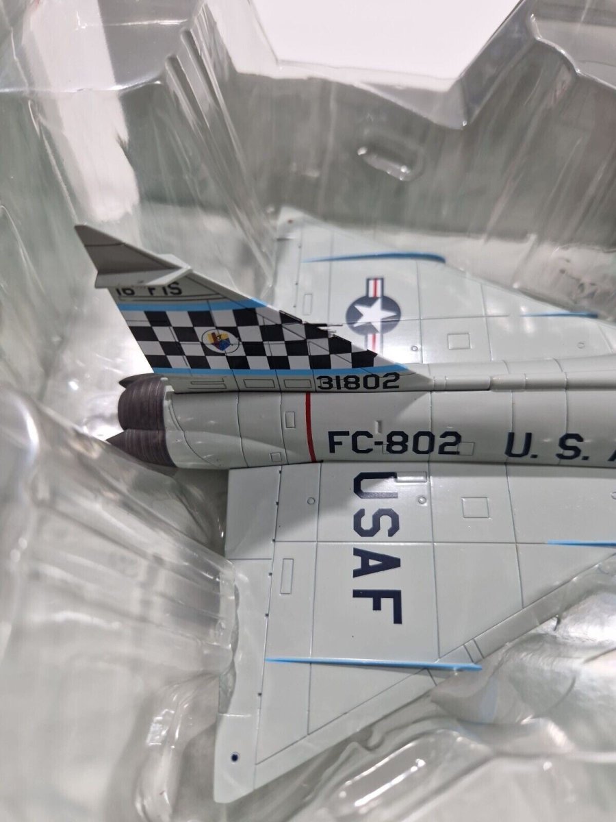 Hobby Master 1:72 Convair F - 102A Delta Dagger USAF 16th FIS, Naha AFB HA3111 - Hobby Master