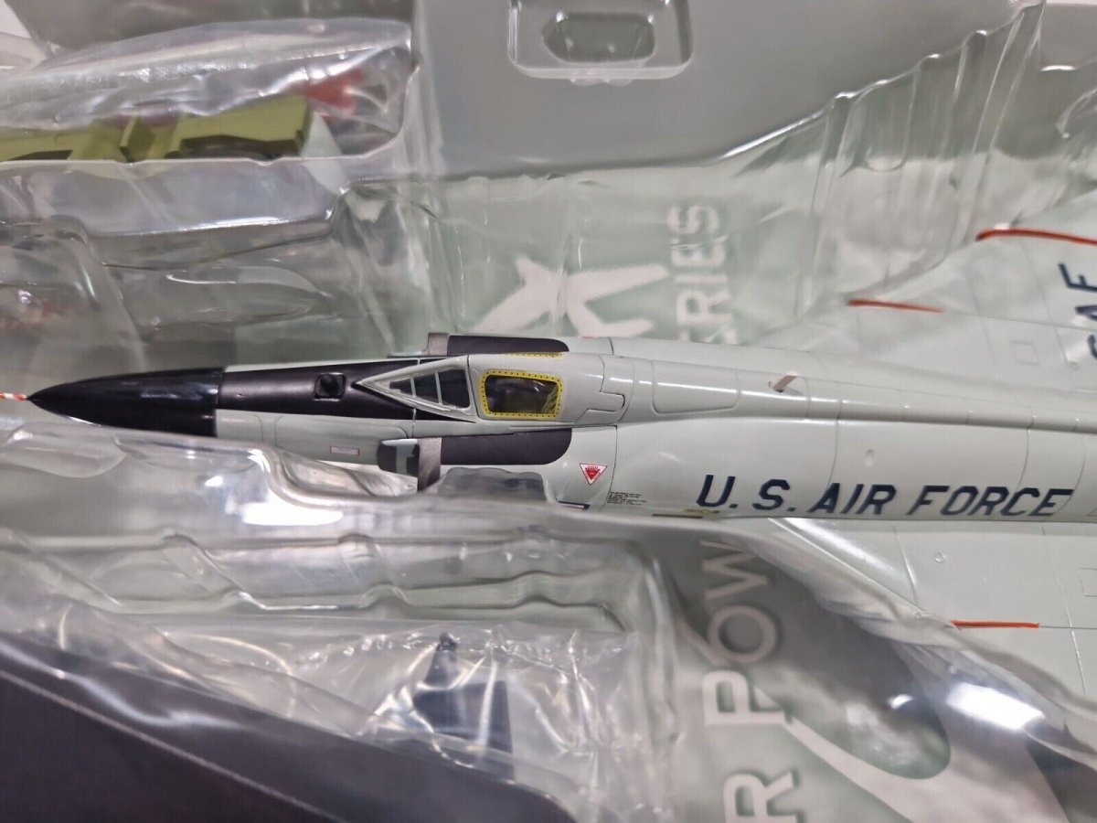 Hobby Master 1:72 F - 102A Delta Dagger, 111TH FIS TX ANG Ellington Field HA3110 - Hobby Master