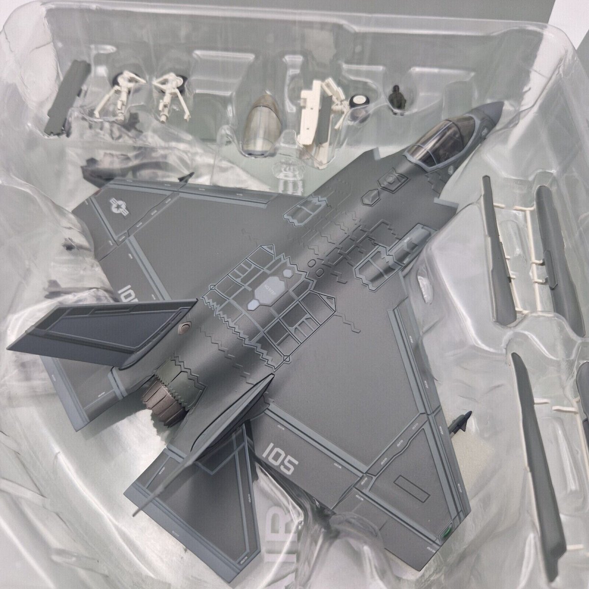 Hobby Master 1/72 F - 35C Lightning II USN VX - 9 Vampires, XE105 Edwards AFB HA6207 - Hobby Master