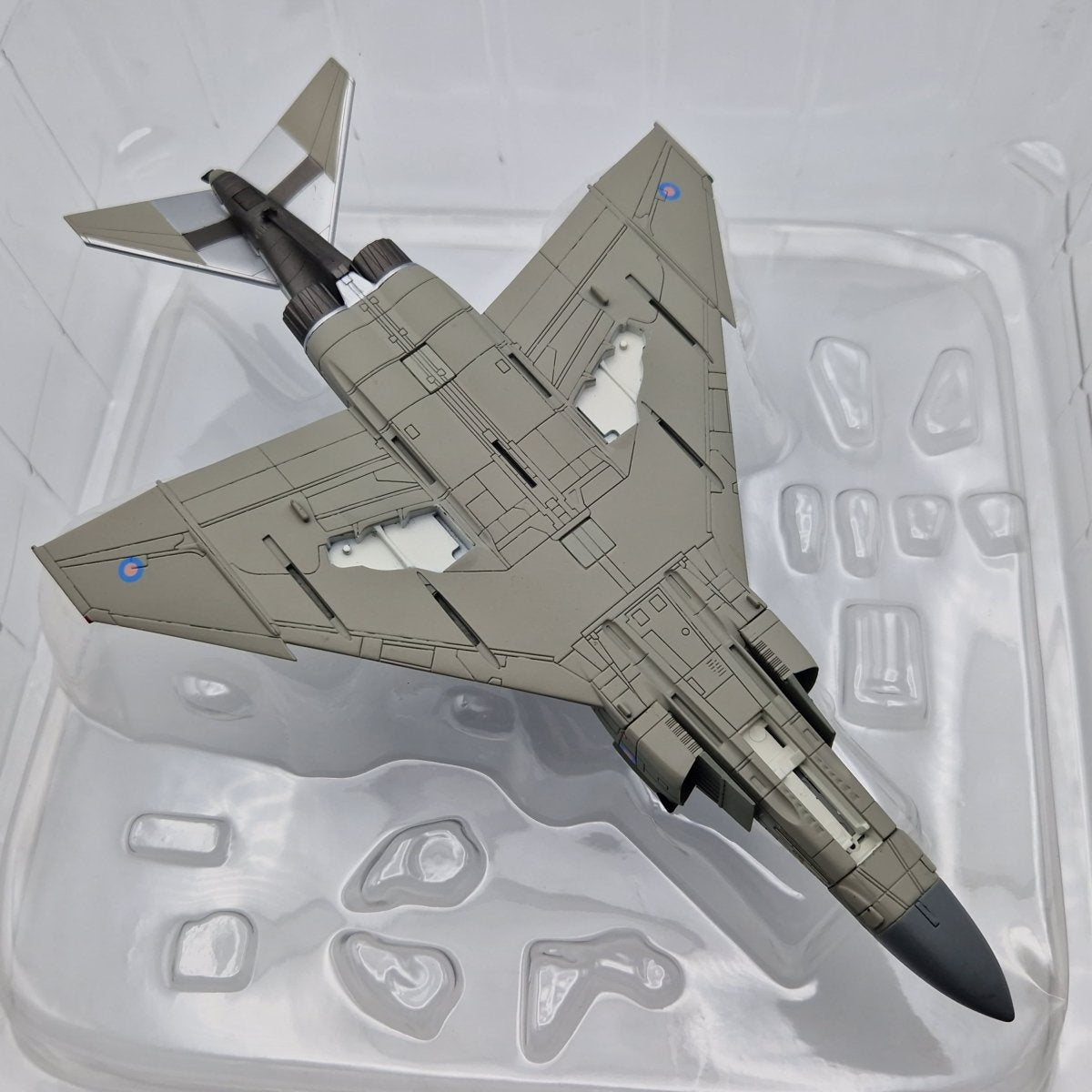 Hobby Master 1:72 F - 4J Phantom II, RAF, No. 74 Sqn, HA1985 - Hobby Master