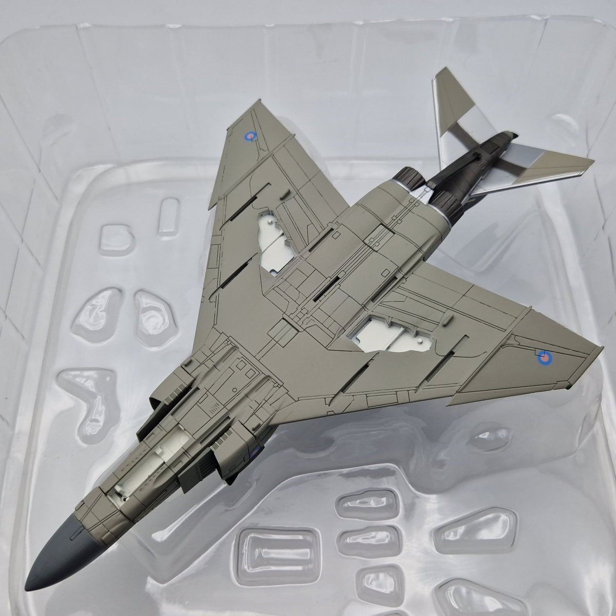 Hobby Master 1:72 F - 4J Phantom II, RAF, No. 74 Sqn, HA1985 - Hobby Master