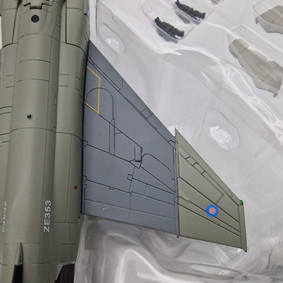 Hobby Master 1:72 F - 4J Phantom II, RAF, No. 74 Sqn, HA1985 - Hobby Master