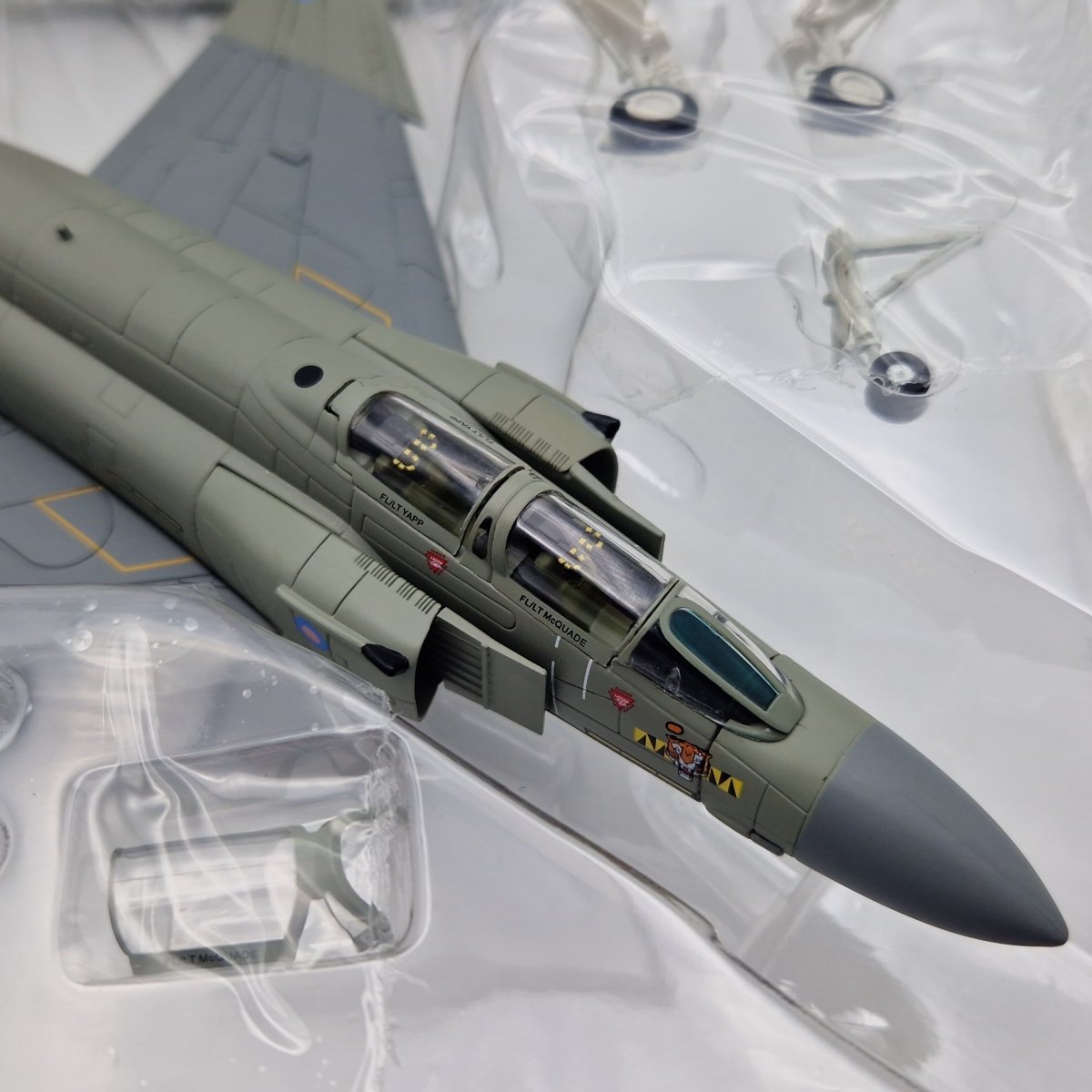 Hobby Master 1:72 F - 4J Phantom II, RAF, No. 74 Sqn, HA1985 - Hobby Master