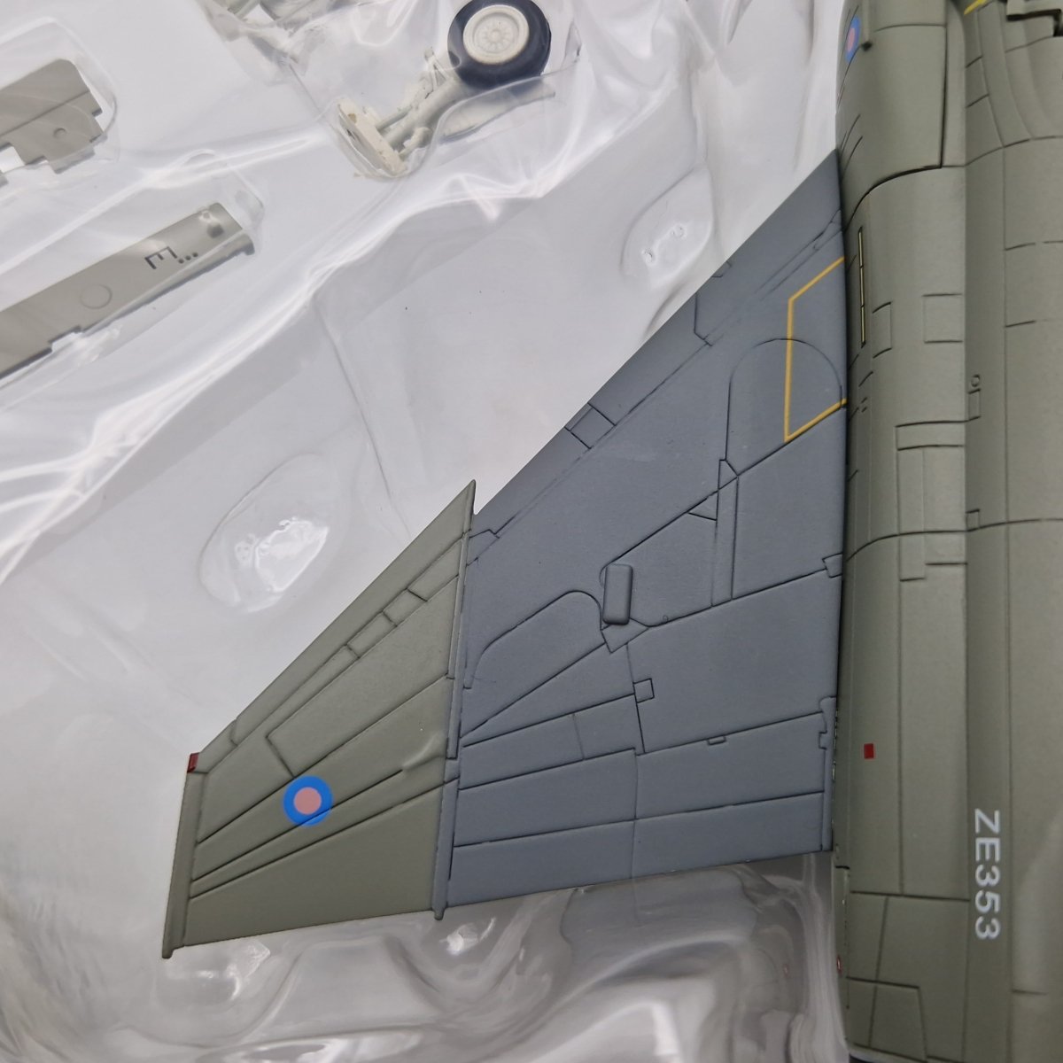 Hobby Master 1:72 F - 4J Phantom II, RAF, No. 74 Sqn, HA1985 - Hobby Master