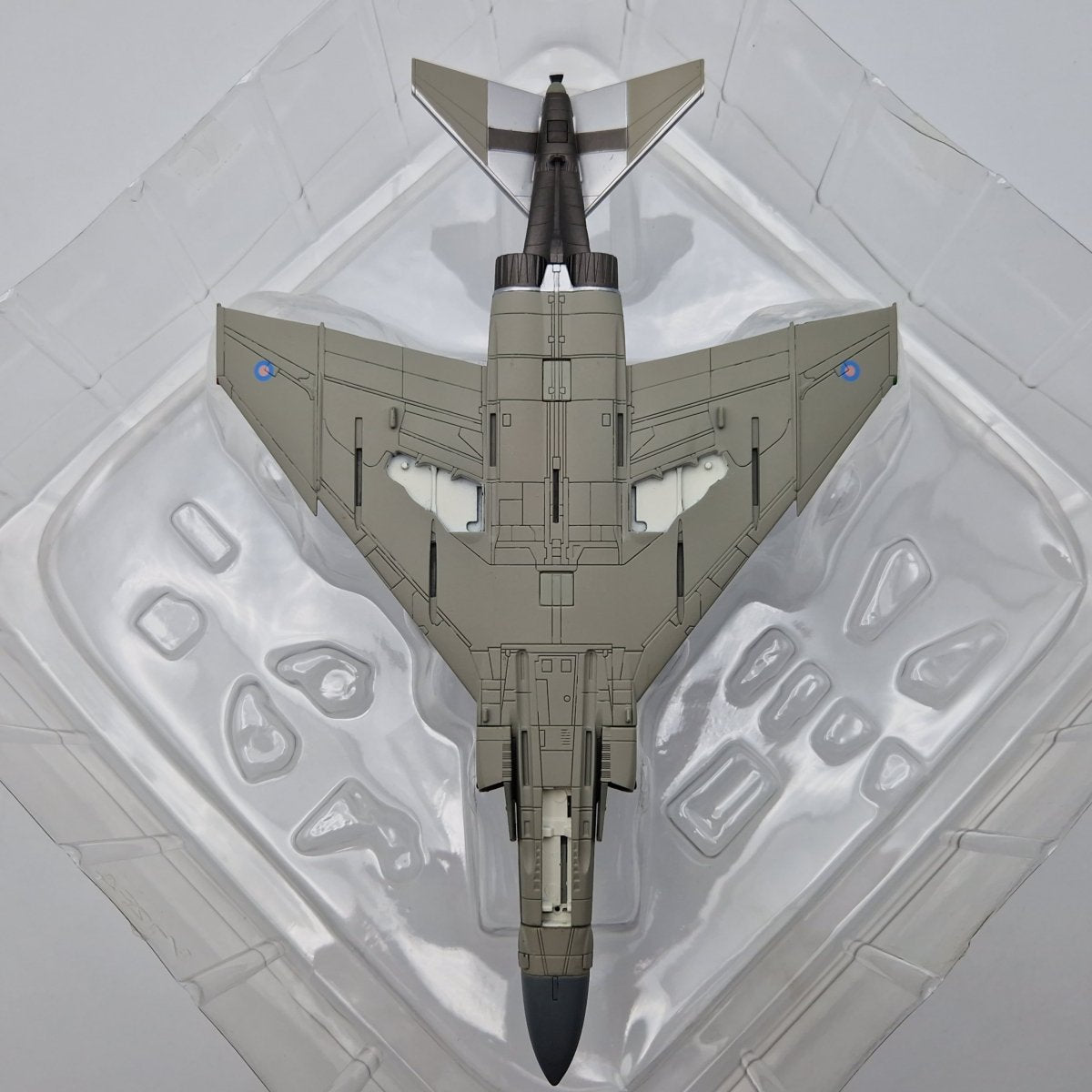 Hobby Master 1:72 F - 4J Phantom II, RAF, No. 74 Sqn, HA1985 - Hobby Master