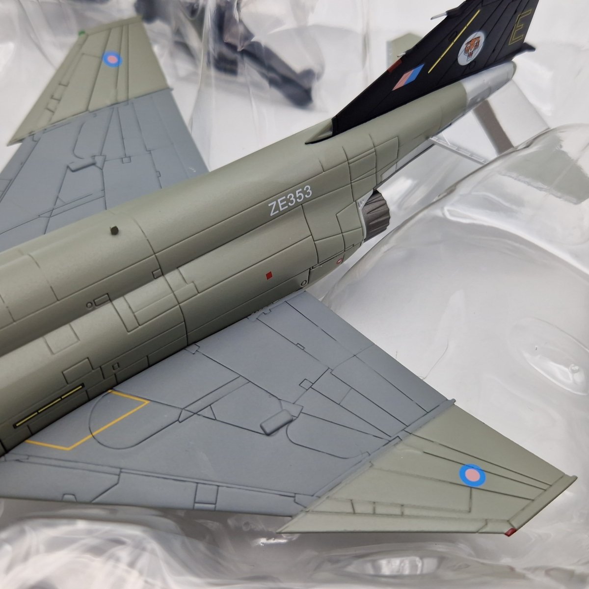 Hobby Master 1:72 F - 4J Phantom II, RAF, No. 74 Sqn, HA1985 - Hobby Master
