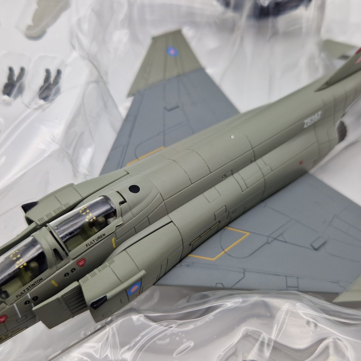 Hobby Master 1:72 F - 4J Phantom II, RAF, No. 74 Sqn, HA1986 - Hobby Master