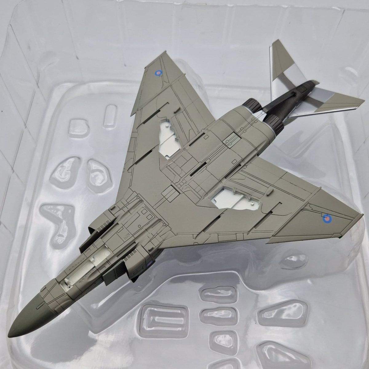 Hobby Master 1:72 F - 4J Phantom II, RAF, No. 74 Sqn, HA1986 - Hobby Master