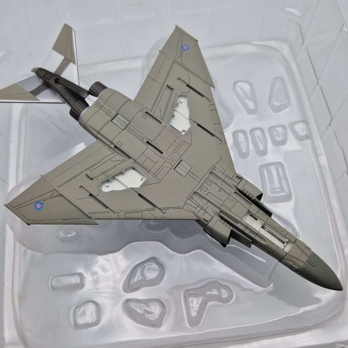 Hobby Master 1:72 F - 4J Phantom II, RAF, No. 74 Sqn, HA1986 - Hobby Master