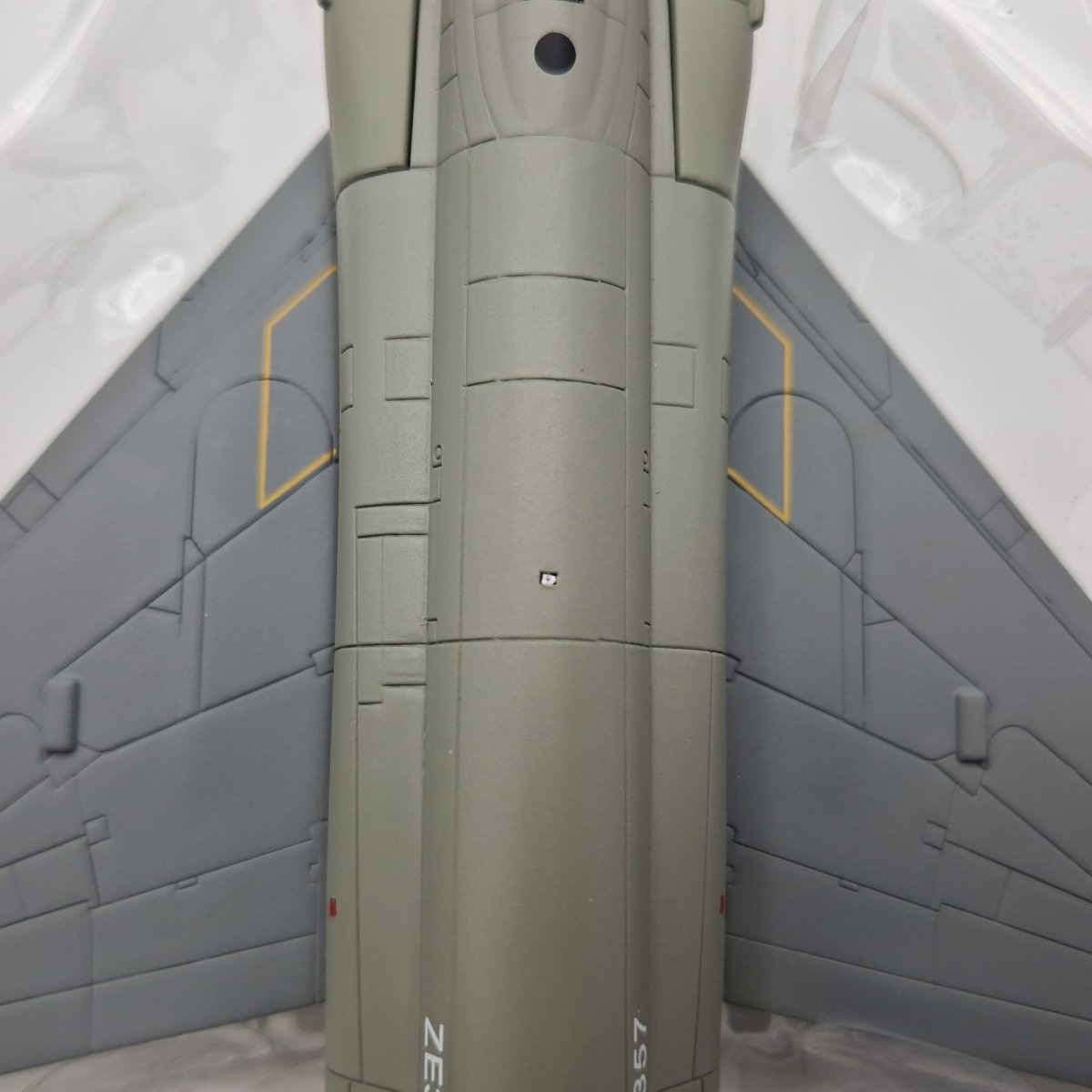 Hobby Master 1:72 F - 4J Phantom II, RAF, No. 74 Sqn, HA1986 - Hobby Master