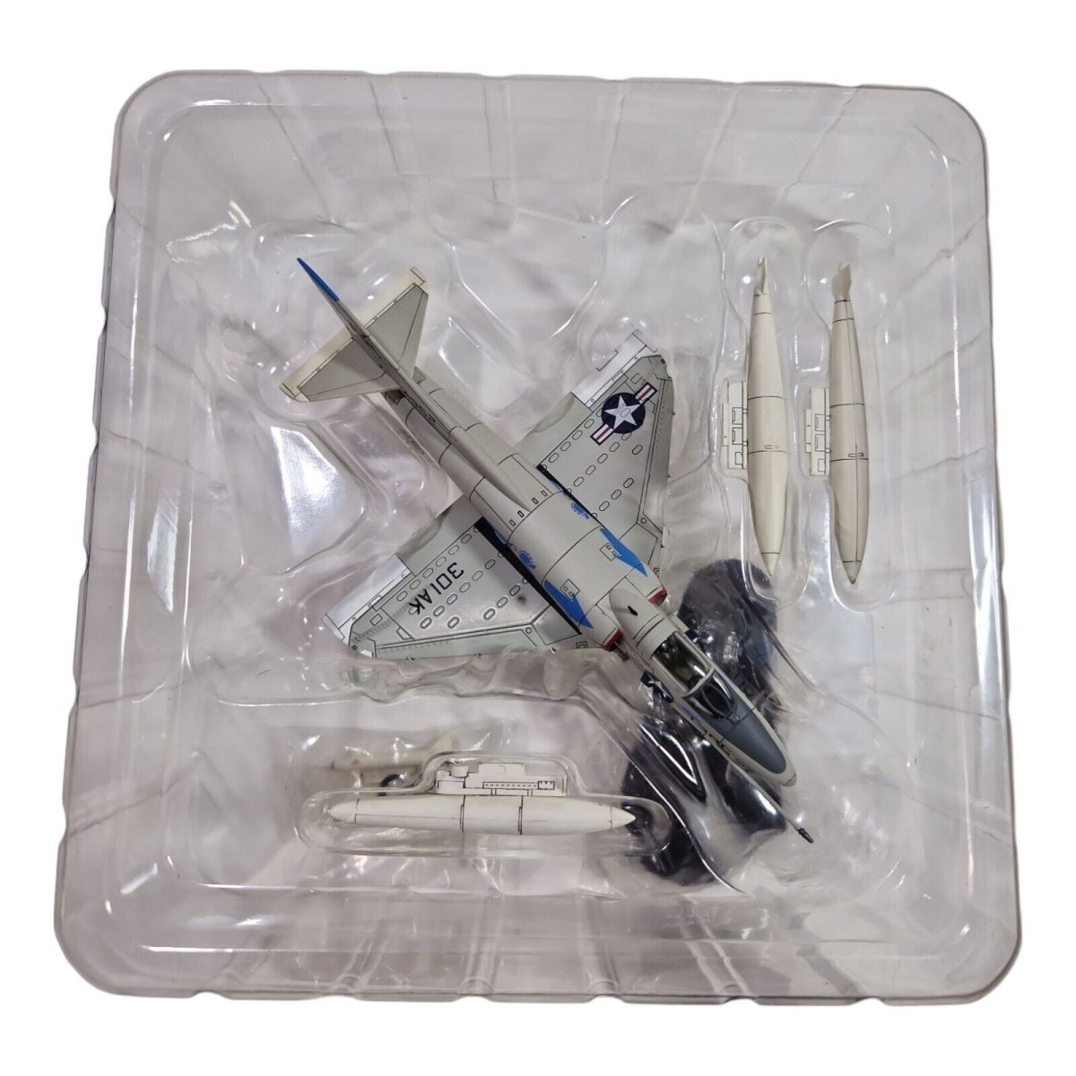 Hobby Master 1:72 A - 4B Skyhawk USN VA - 106 Gladiators, AK301, USS Essex HA1402 - Hobby Master