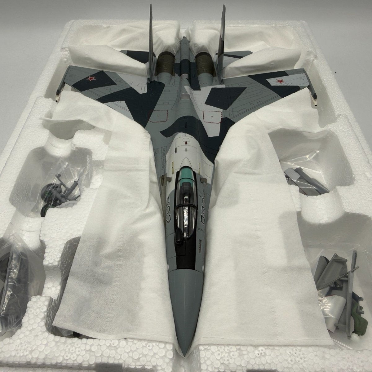 Hobby Master 1:72 HA5701 SU - 35 Flanker "Prototype" 902 Russian Air Force Model - Hobby Master