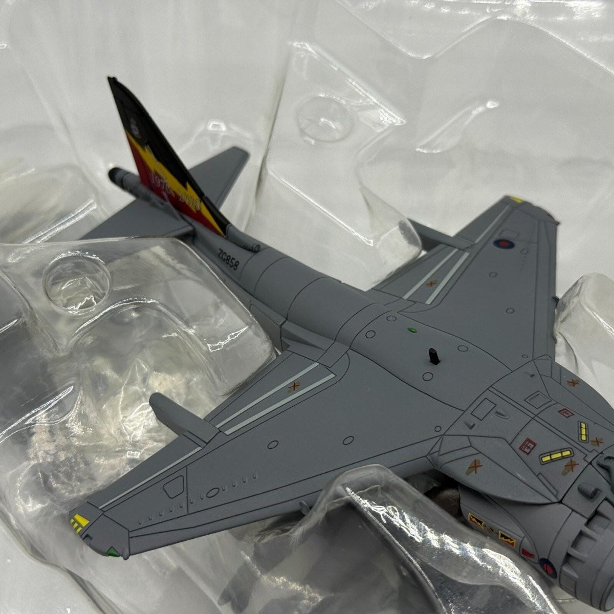 Hobby Master 1:72 Harrier II Plus, 4 Sqn Disbandment Scheme HA2611 - Hobby Master
