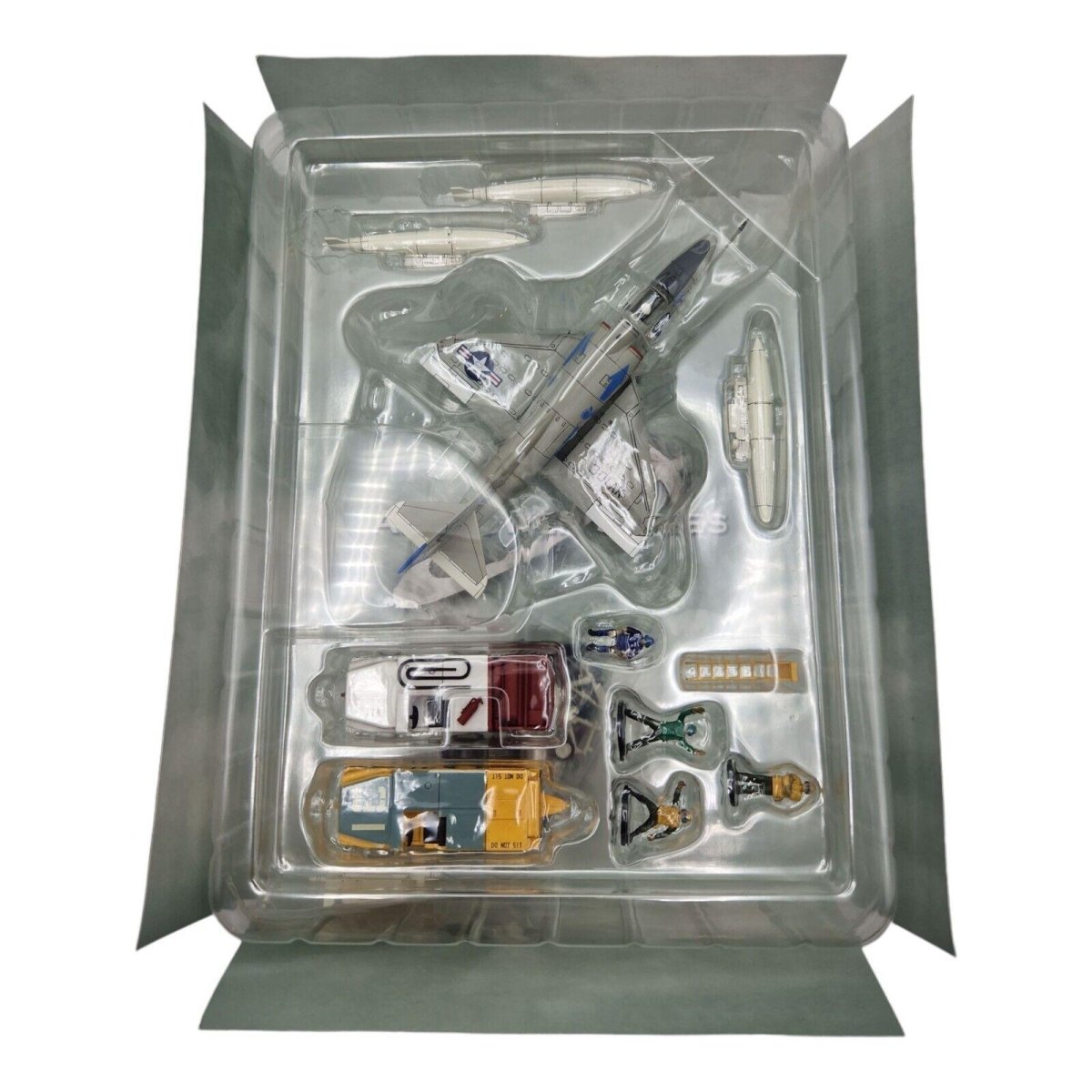 Hobby Master 1:72 A - 4B Skyhawk VA - 106 Gladiators Carrier Diorama Set HD0002 - Hobby Master