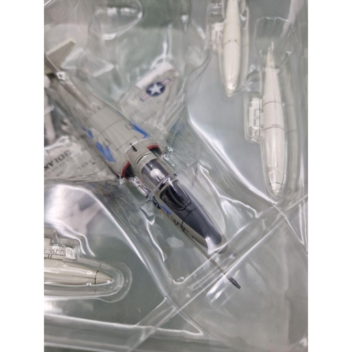 Hobby Master 1:72 A - 4B Skyhawk VA - 106 Gladiators Carrier Diorama Set HD0002 - Hobby Master
