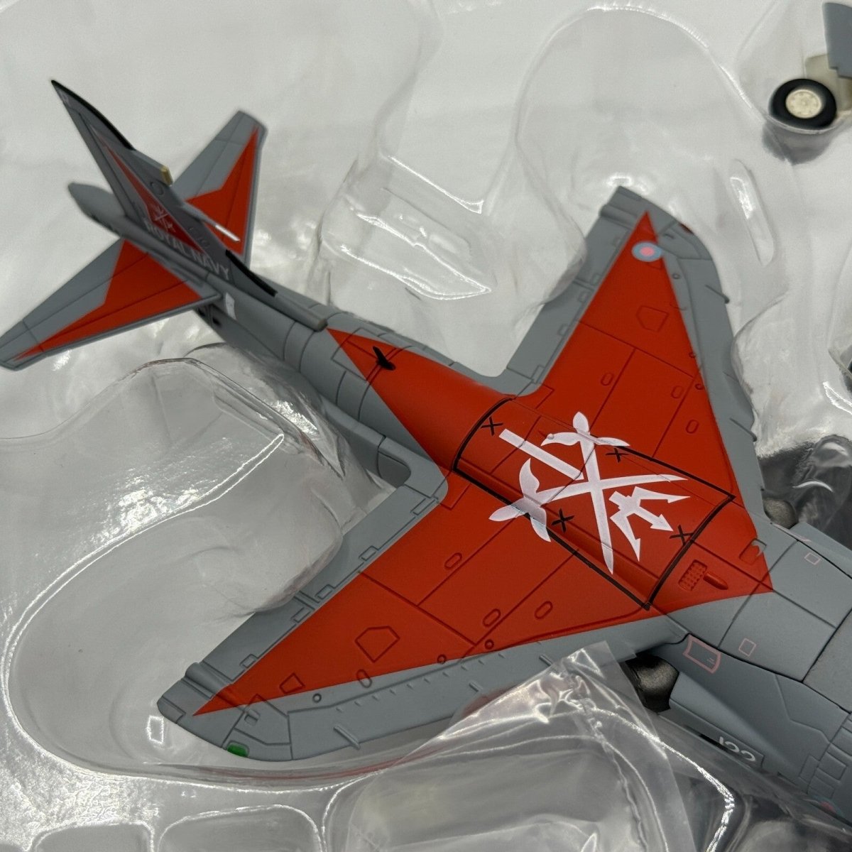 Hobby Master 1:72 Sea Harrier FA.2 ZD613/R - 122 800 Sqn 2004, Diecast HA4101 - Hobby Master