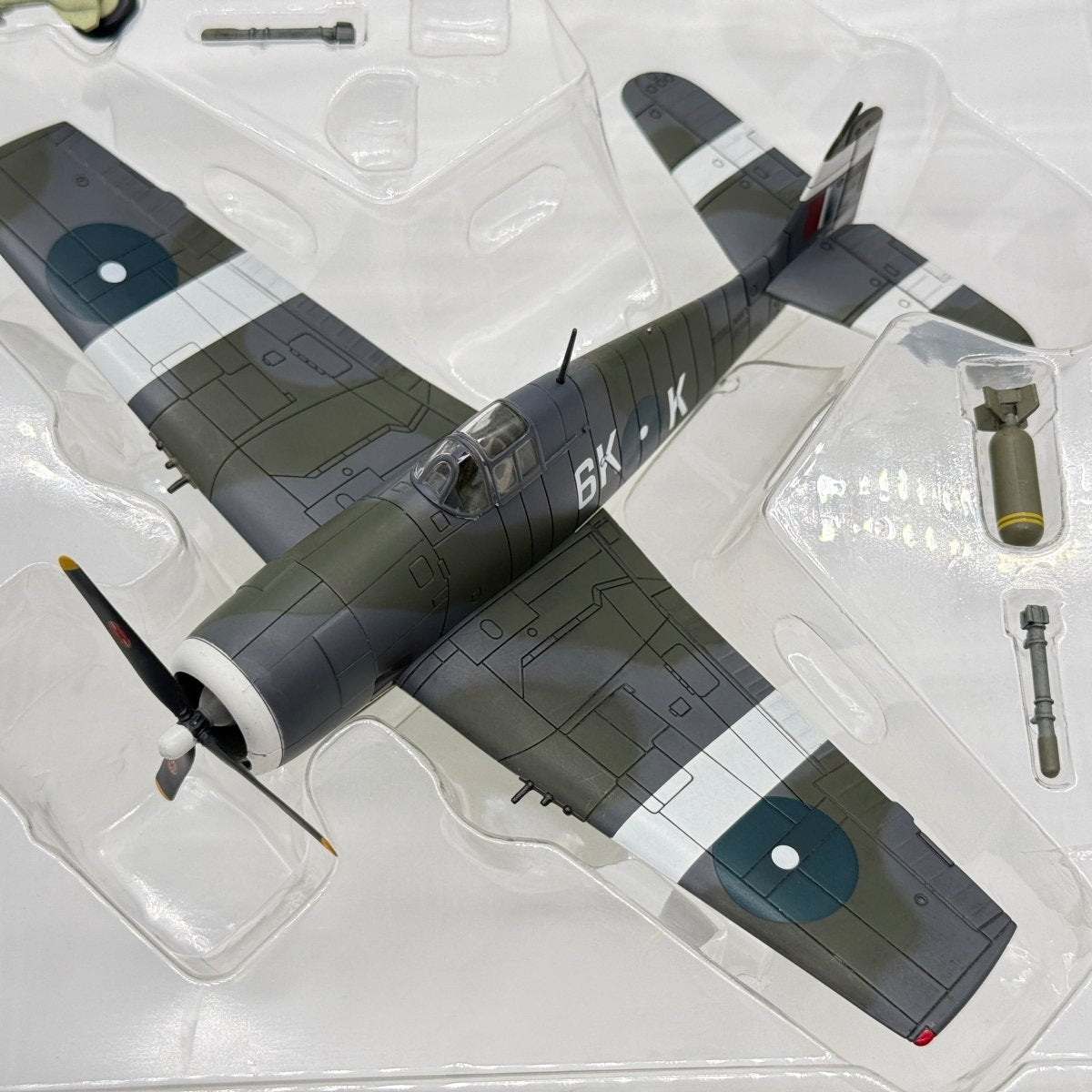 Hobby Master HA1102 1:72 Grumman F6F Hellcat Royal Navy Fleet Air Arm No.804 NAS 1945 - Hobby Master