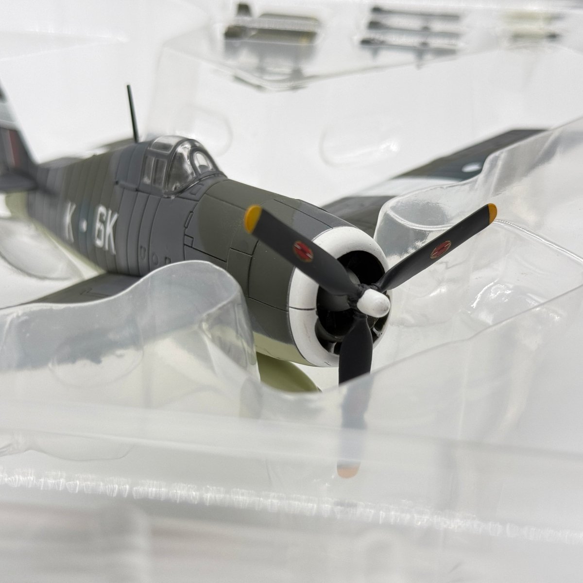 Hobby Master HA1102 1:72 Grumman F6F Hellcat Royal Navy Fleet Air Arm No.804 NAS 1945 - Hobby Master