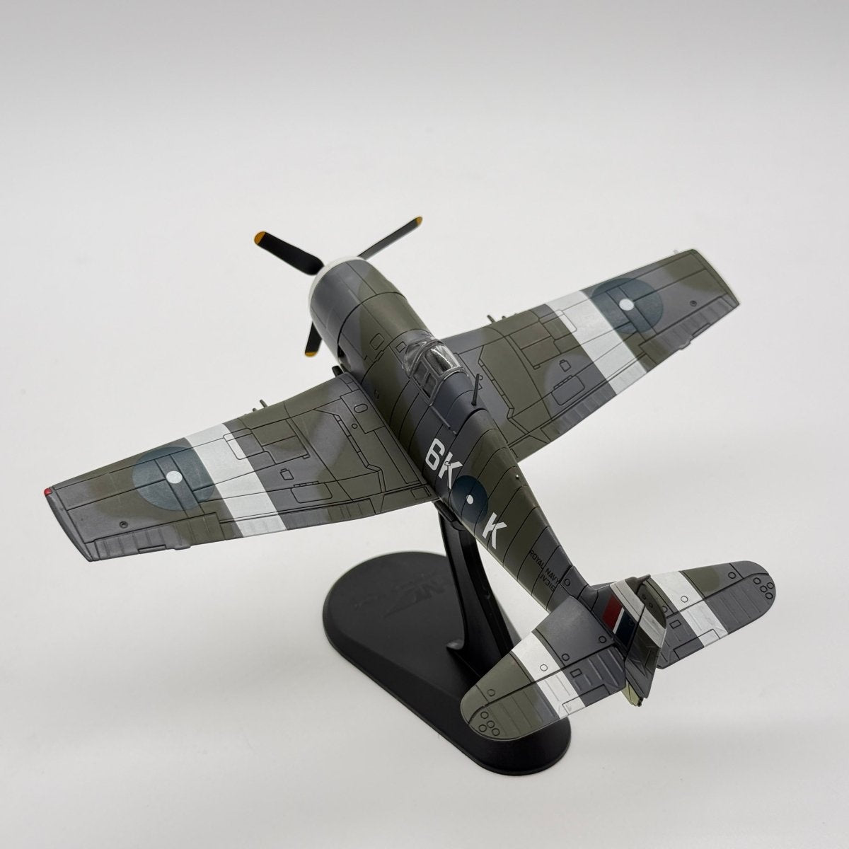 Hobby Master HA1102 1:72 Grumman F6F Hellcat Royal Navy Fleet Air Arm No.804 NAS 1945 - Hobby Master