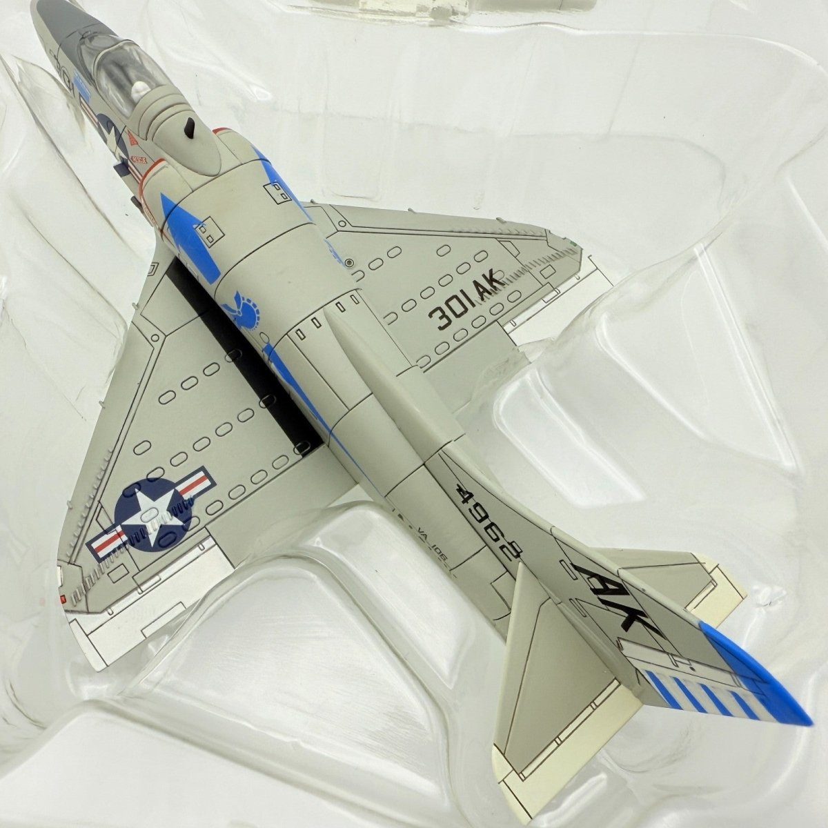 Hobby Master HA1402 1:72 A - 4B Gladiator "VA - 106" Cdr. L. W. Baldwin, 1960s - Hobby Master