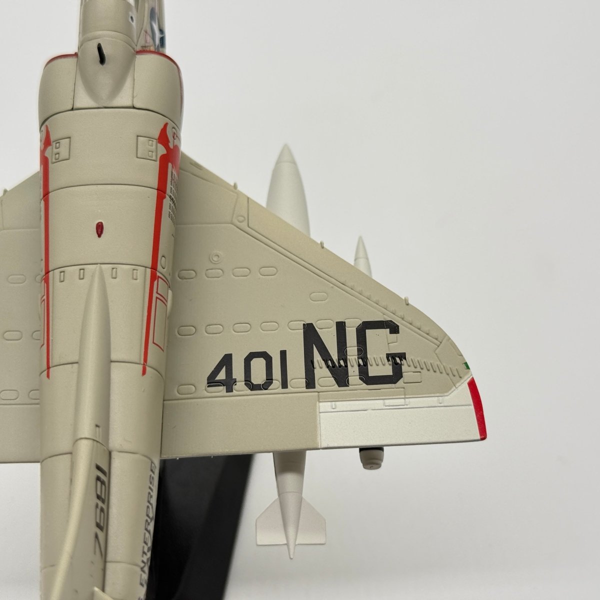 Hobby Master HA1424 1:72 Douglas A-4C Skyhawk US Navy VA-94 Shrikes NG401 USS Enterprise 1960s - Hobby Master