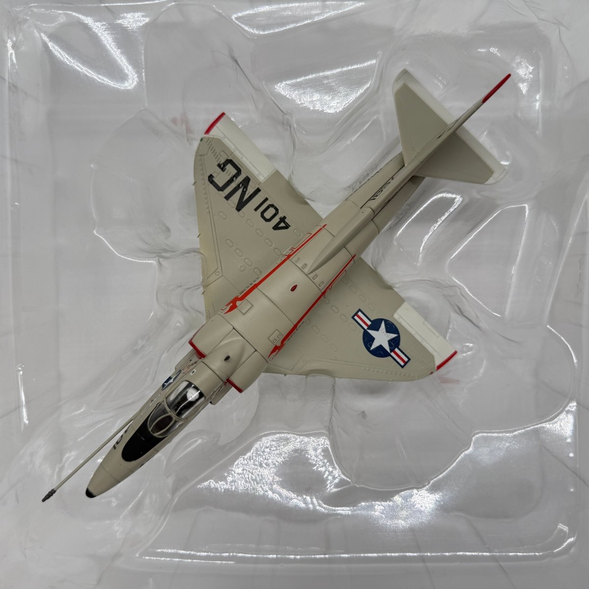 Hobby Master HA1424 1:72 Douglas A-4C Skyhawk US Navy VA-94 Shrikes NG401 USS Enterprise 1960s - Hobby Master