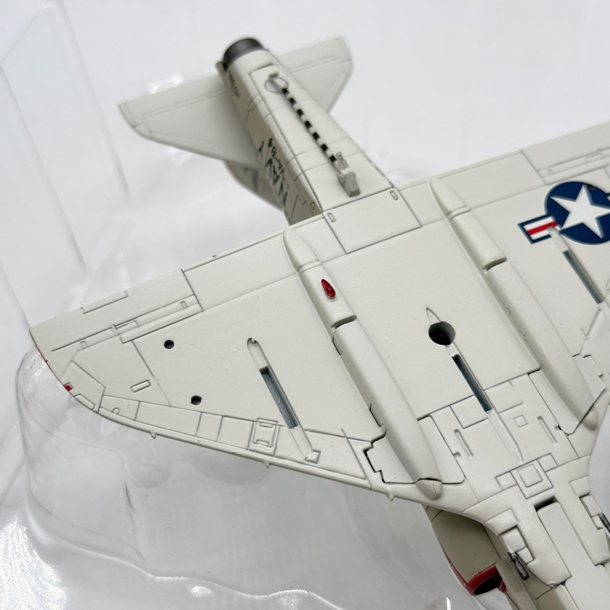 Hobby Master HA1424 1:72 Douglas A-4C Skyhawk US Navy VA-94 Shrikes NG401 USS Enterprise 1960s - Hobby Master
