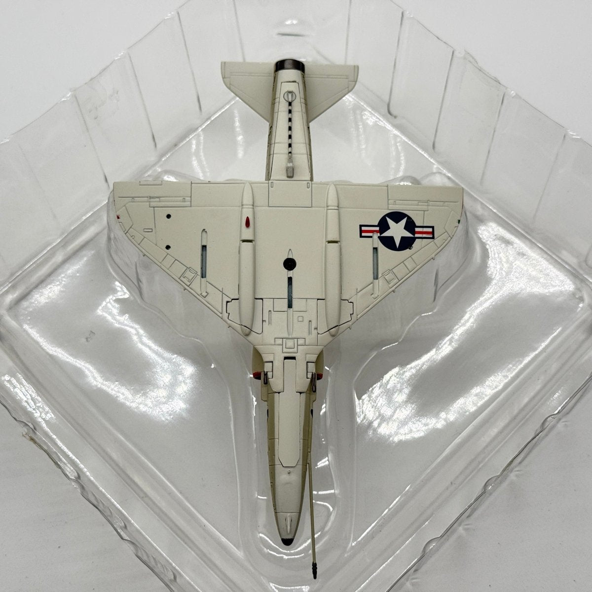Hobby Master HA1424 1:72 Douglas A-4C Skyhawk US Navy VA-94 Shrikes NG401 USS Enterprise 1960s - Hobby Master