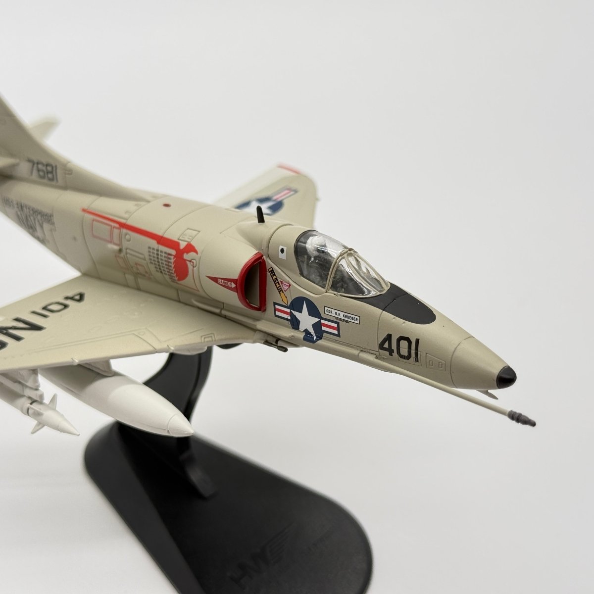 Hobby Master HA1424 1:72 Douglas A-4C Skyhawk US Navy VA-94 Shrikes NG401 USS Enterprise 1960s - Hobby Master