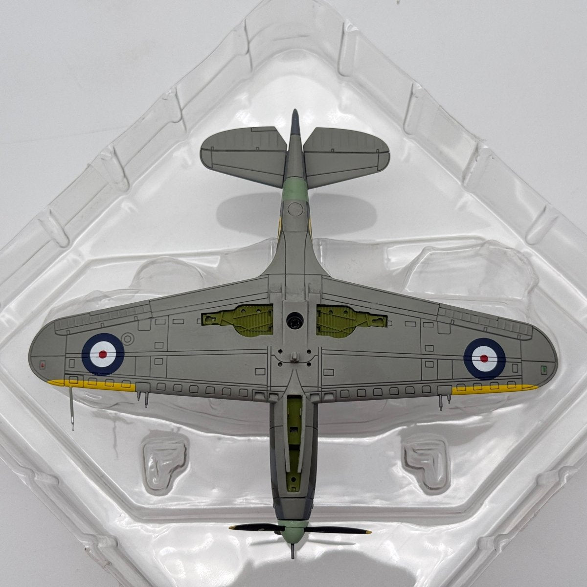 Hobby Master HA1703 1:72 Bell P-39 Mk I Airacobra AH601 601 Sqn Duxford 1941 - Hobby Master