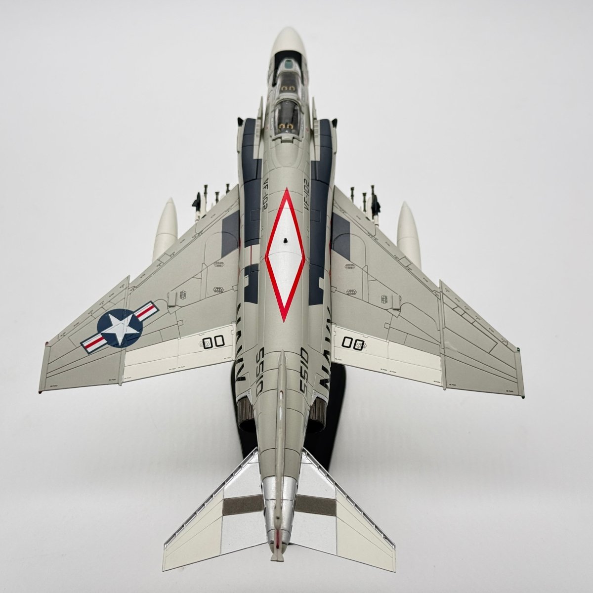 Hobby Master HA19006 1:72 McDonnell Douglas F-4J Phantom II US Navy VF-102 Diamondbacks AG100 USS Independence 1976 - Hobby Master