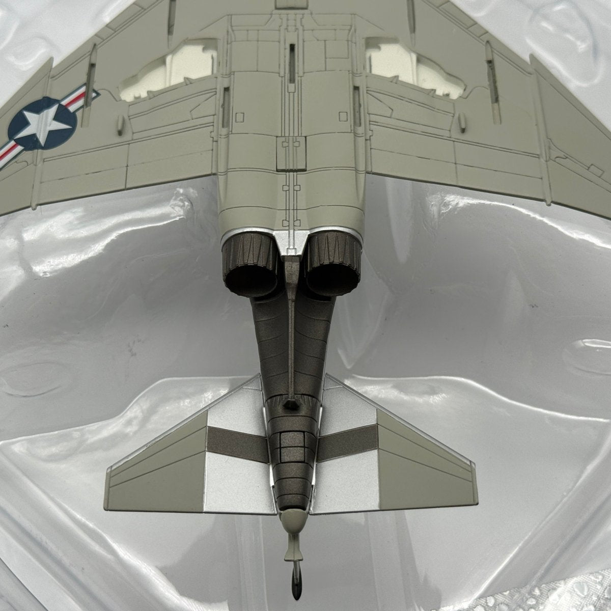 Hobby Master HA19008 1:72 F - 4J Phantom II USN VF - 74 Be - Devilers AA201 - Hobby Master