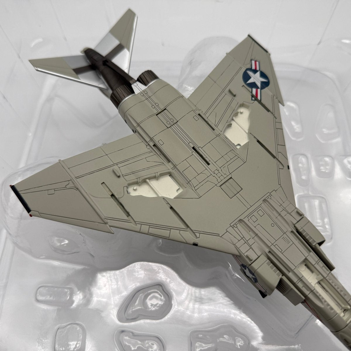 Hobby Master HA19008 1:72 F - 4J Phantom II USN VF - 74 Be - Devilers AA201 - Hobby Master