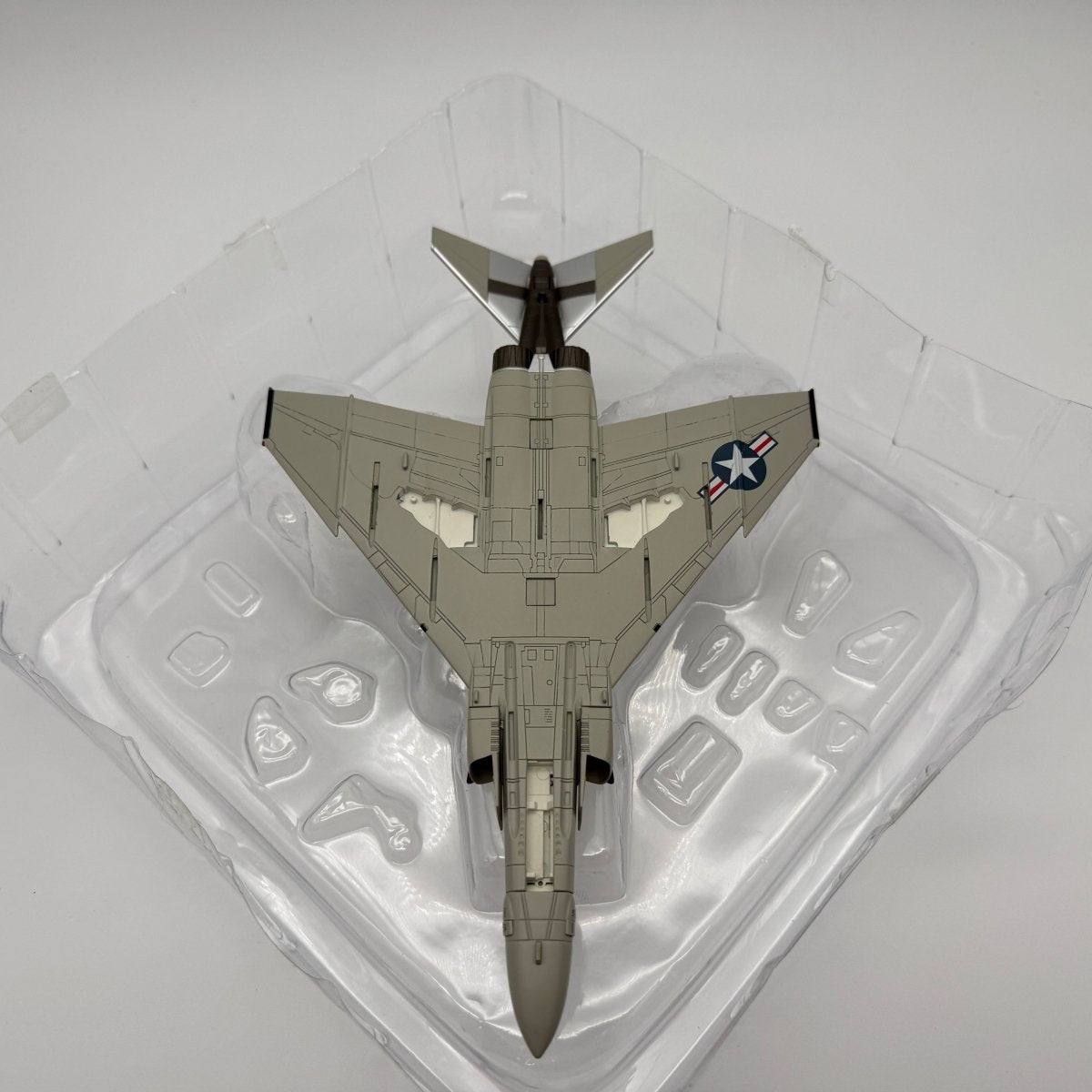 Hobby Master HA19008 1:72 F - 4J Phantom II USN VF - 74 Be - Devilers AA201 - Hobby Master