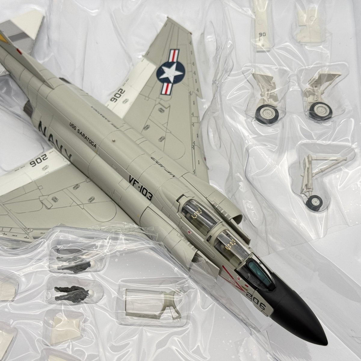 Hobby Master HA19015 1:72 F-4J Phantom 157299 VF-103 Sluggers USS Saratoga 1971 - Hobby Master