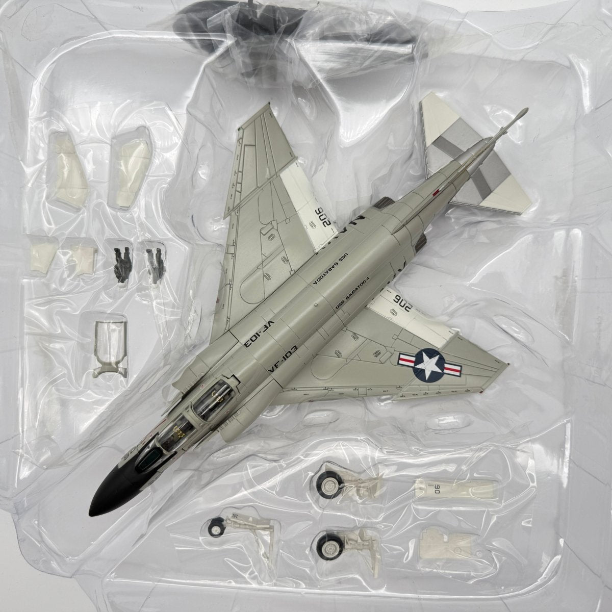 Hobby Master HA19015 1:72 F-4J Phantom 157299 VF-103 Sluggers USS Saratoga 1971 - Hobby Master