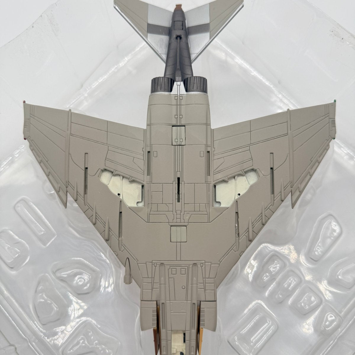 Hobby Master HA1925 1:72 F - 4E Phantom II 3 - 6684 32nd TFW IRIAF 1986 - Hobby Master