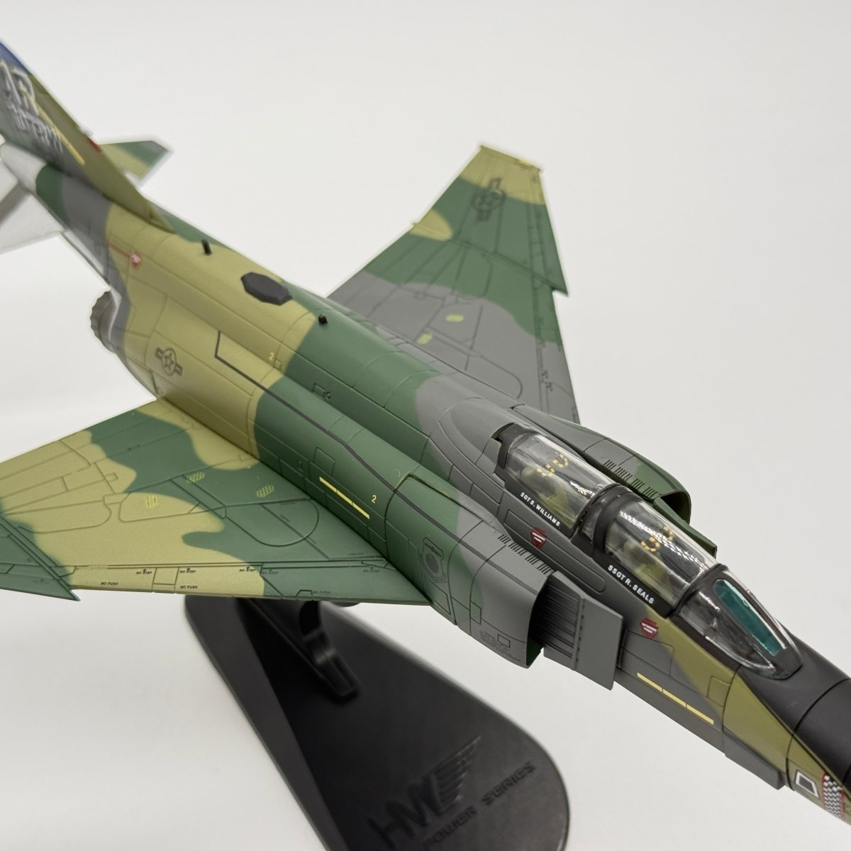 Hobby Master HA1958 1:72 McDonnell Douglas RF-4C Phantom II USAF 10th TRW 1st TRS 68-0657 Starize RAF Alconbury 1986 - Hobby Master