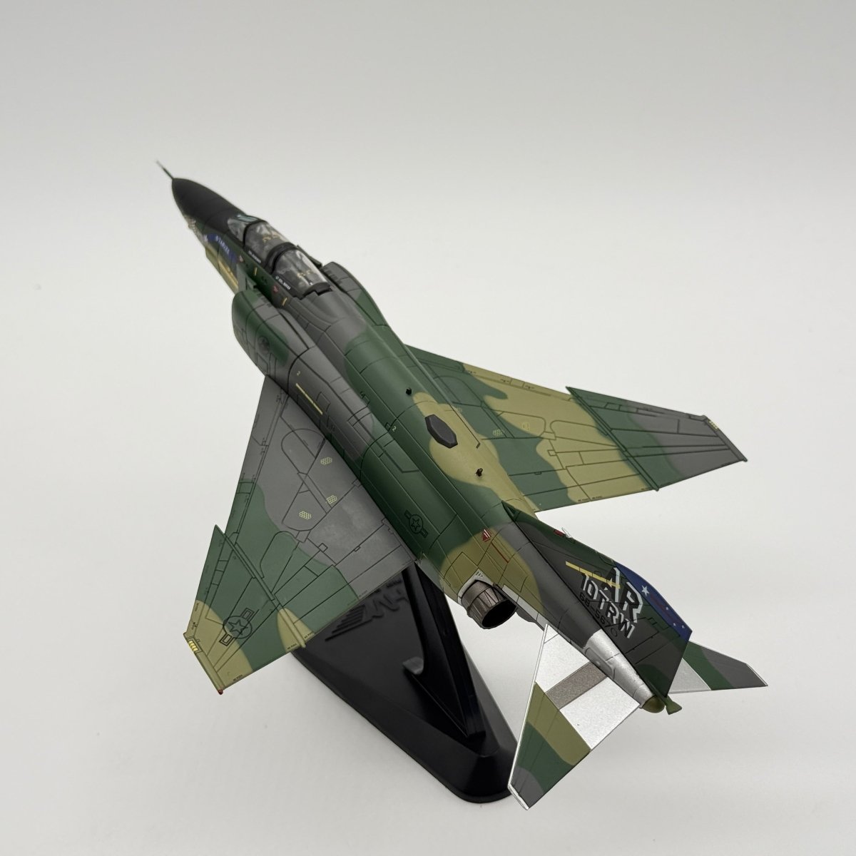 Hobby Master HA1958 1:72 McDonnell Douglas RF-4C Phantom II USAF 10th TRW 1st TRS 68-0657 Starize RAF Alconbury 1986 - Hobby Master