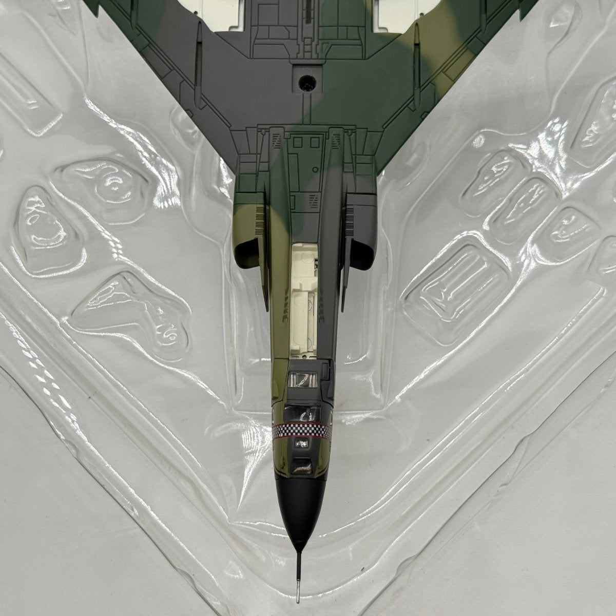 Hobby Master HA1958 1:72 McDonnell Douglas RF-4C Phantom II USAF 10th TRW 1st TRS 68-0657 Starize RAF Alconbury 1986 - Hobby Master